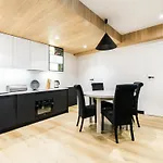 Διαμέρισμα Luxury 3-room By The *
