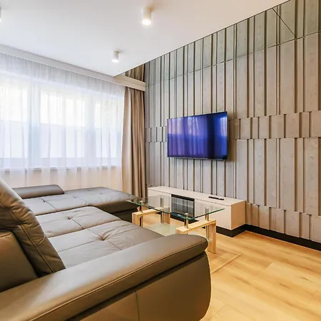 Apartament Luxury 3-room By The