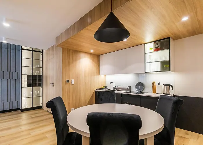 Luxury 3-room By The Apartament *